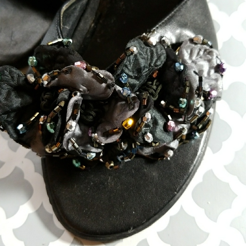 Shoes - Picture 4 of 4